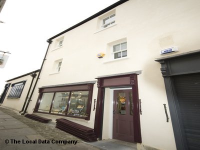 Siop Yr Hen Bont In Bridgend