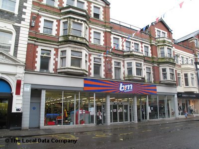 B&M