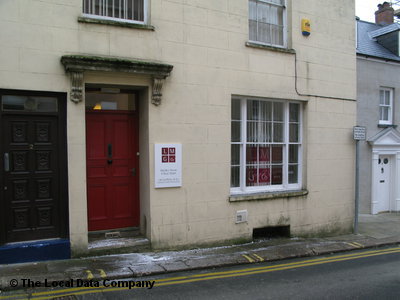 L M Griffiths & Co